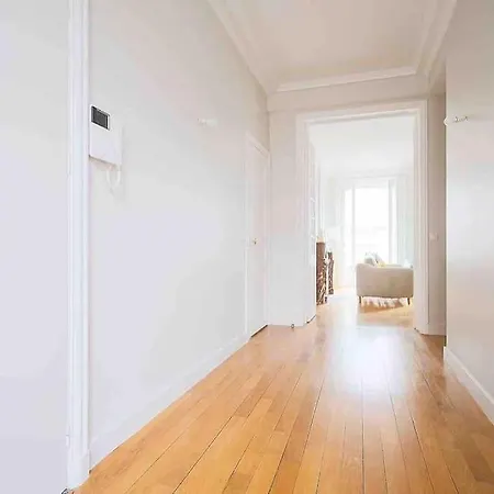 Avenue Des Champs-elysees, D'exception פריז