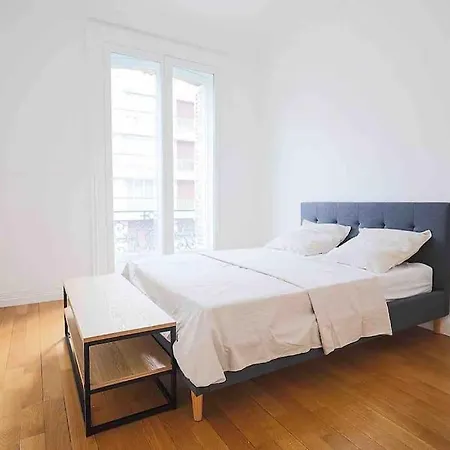 Avenue Des Champs-elysees, D'exception דירה